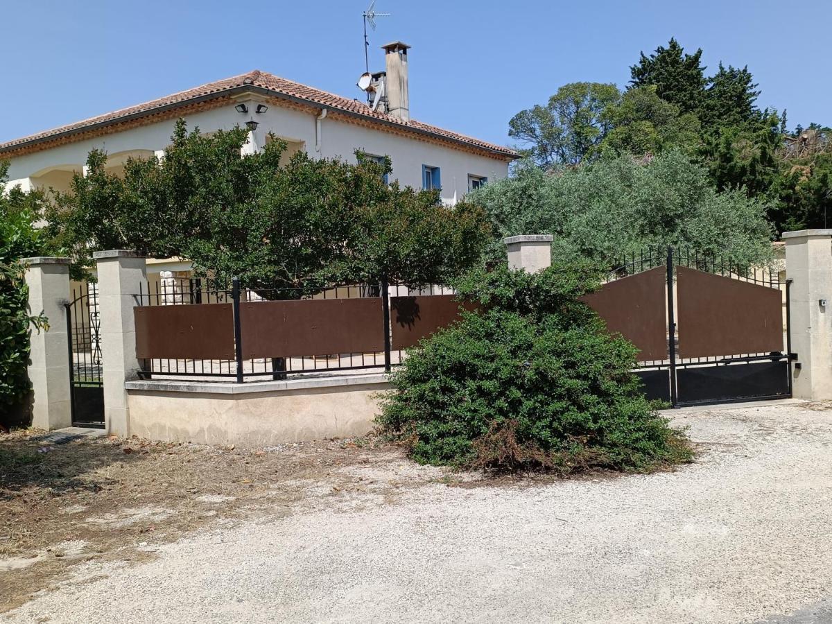 A L'Ombre De L'Olivier Villa Orgon Exterior photo